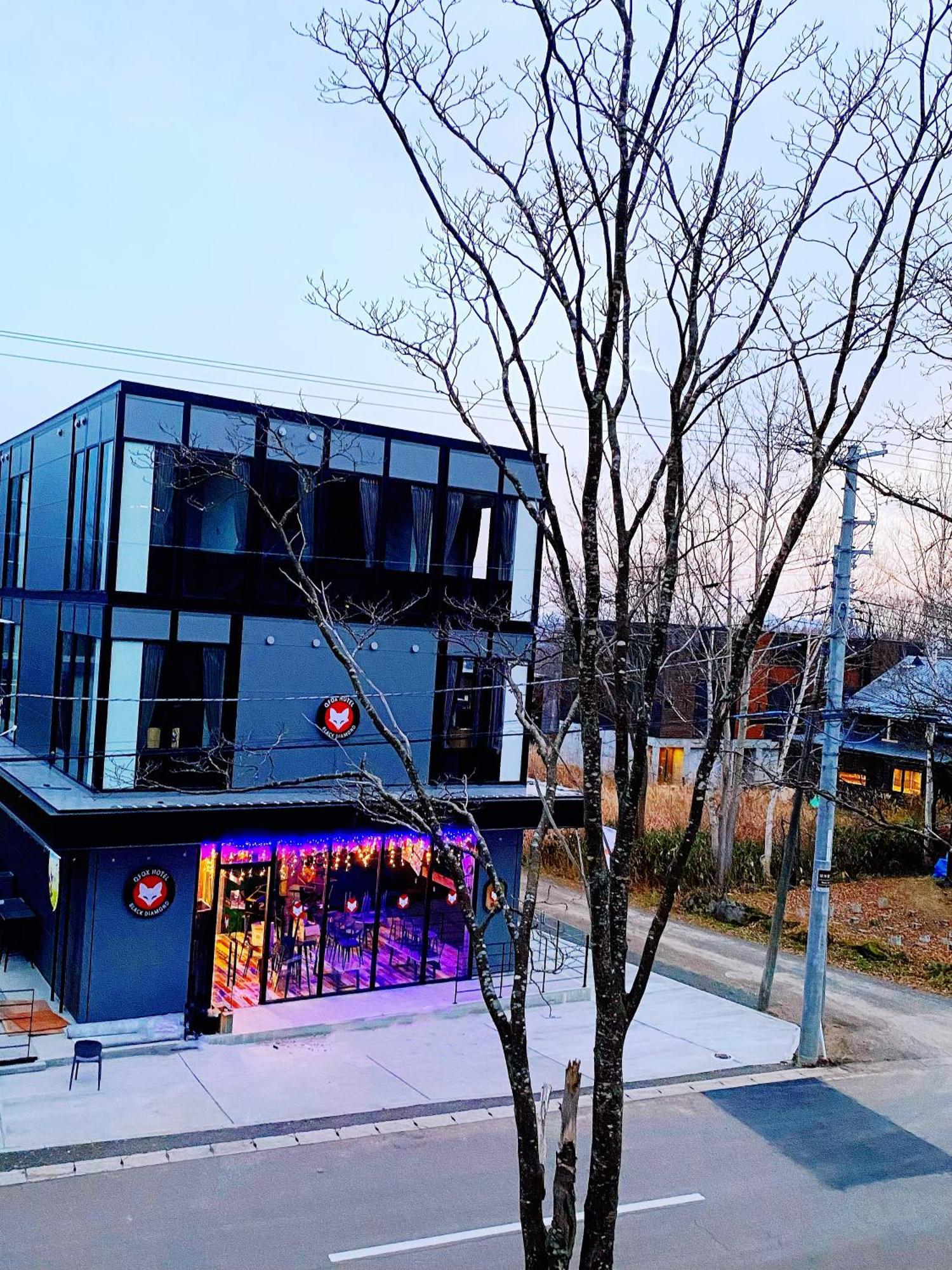 Q Fox Black Diamond Hotel 큐찬 외부 사진